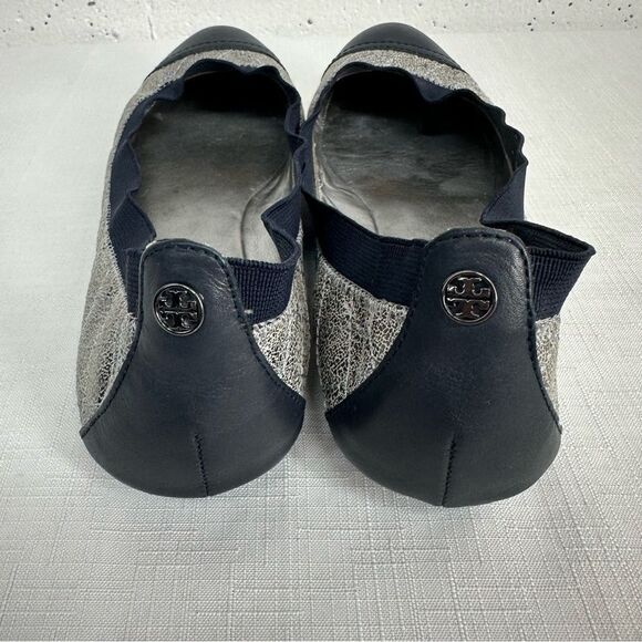 Tory Burch Size 7.5 Navy Blue and Distressed Silver Leather Flats - Picture 4 of 13